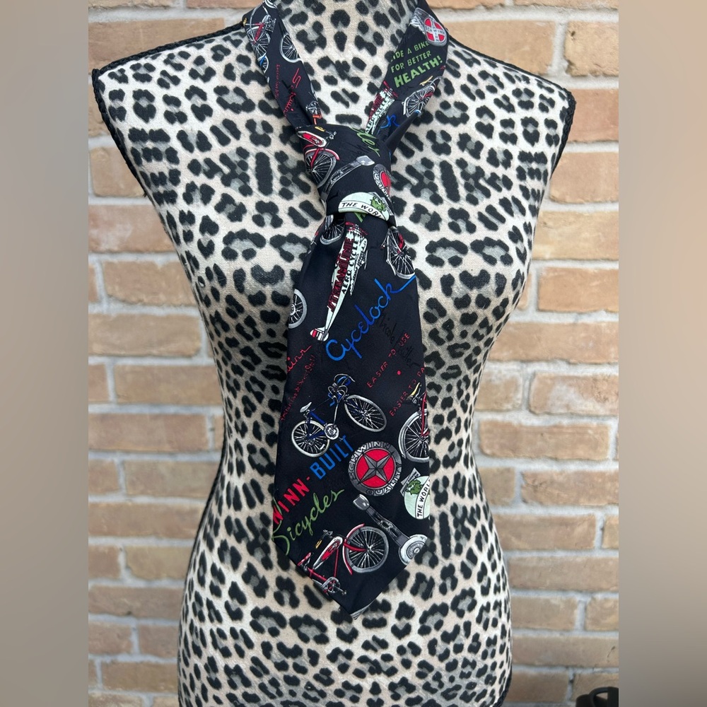 Nicole Miller Cycling Schwinn  Bicycle Racing Necktie Men Tie Silk Vintage 1990
